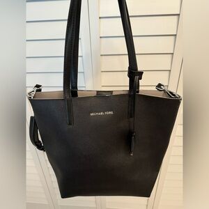 Michael Kors Hayley Large Black Saffiano leather tote bag w/detachable pouch.